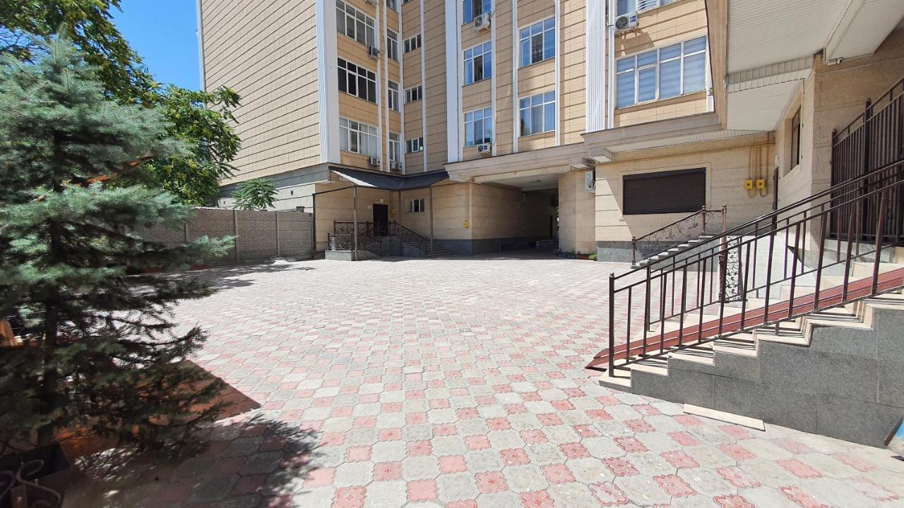 White Apartment With Panoramic View In The Center Bishkek Ngoại thất bức ảnh