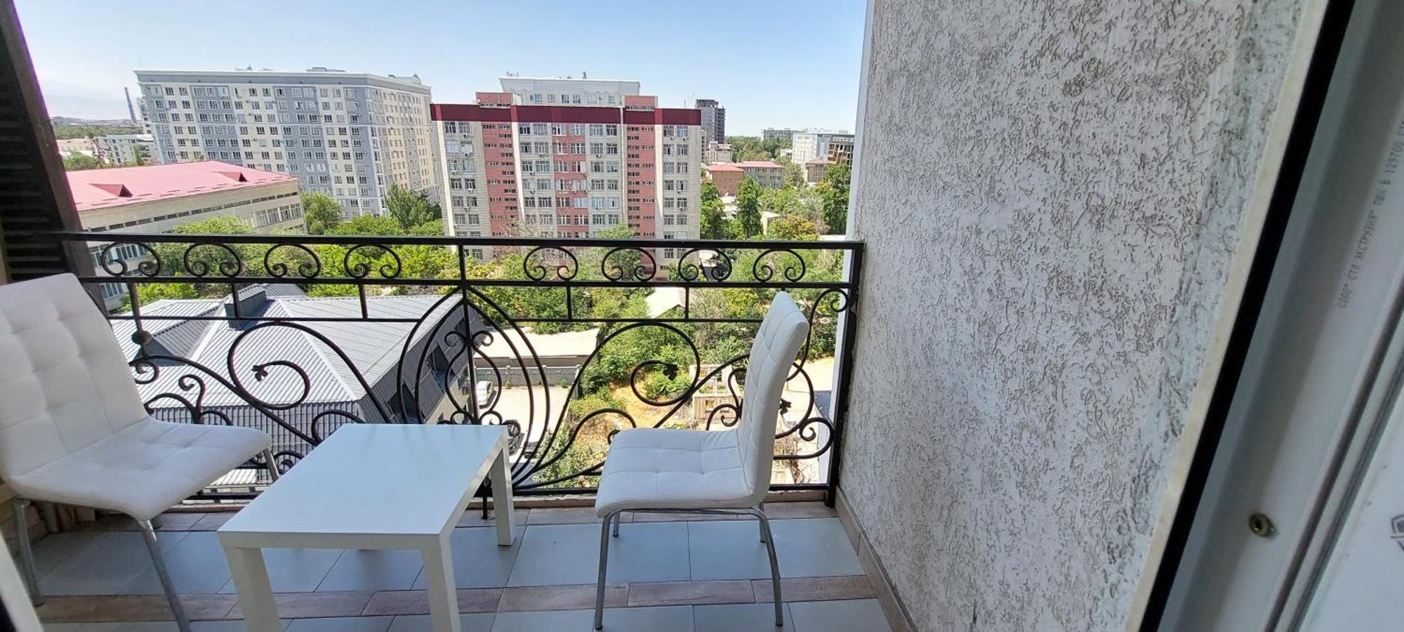White Apartment With Panoramic View In The Center Bishkek Ngoại thất bức ảnh